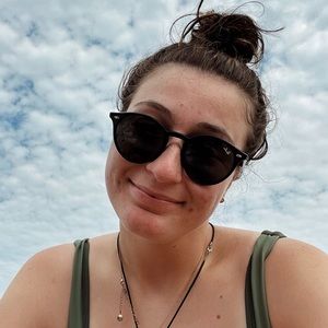 Meet your Posher, Olivia